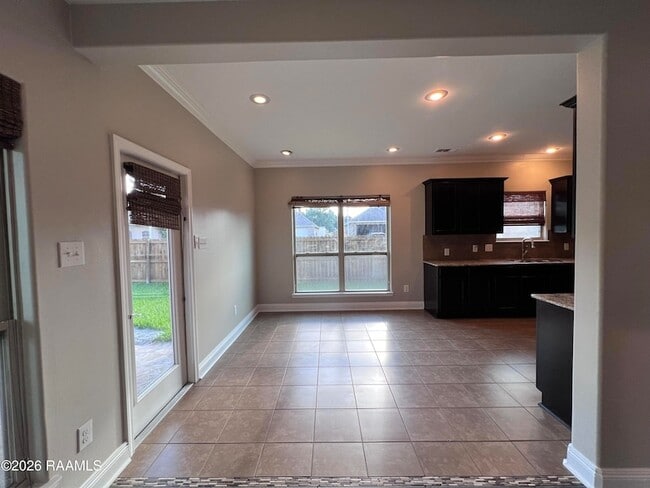 Building Photo - 100 Cautillion Dr