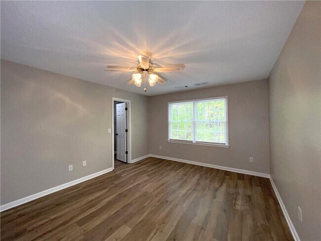 Building Photo - 12560 Crabapple Chase Dr