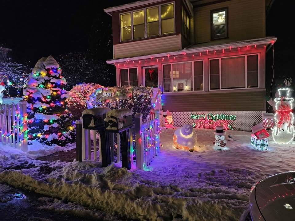 Building Photo - 11 Elm St