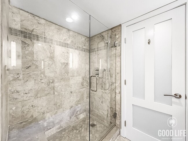 Building Photo - Charming 2BD/2BA Condo in Hillcrest W/ W/D...