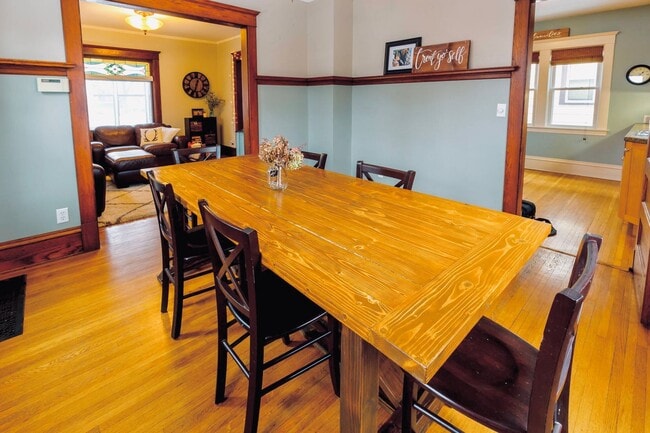 Building Photo - Charming 3bed 1.5bath Home in Saint Paul