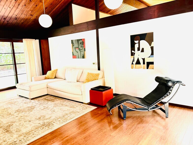 Living area - 16 Park Hill Ter