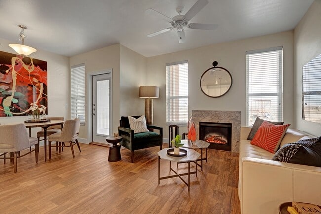 Building Photo - Latitude 31°