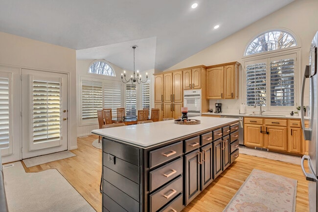 Building Photo - 9162 Glenn Abbey Way