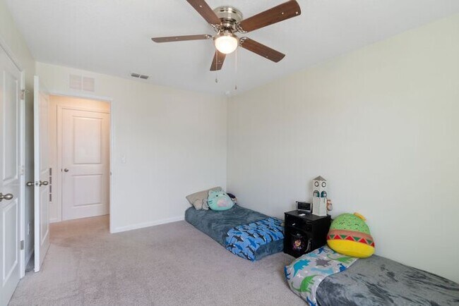 Building Photo - 4 Bed, 2.5 Bath Hidden Creek Home for Lease!