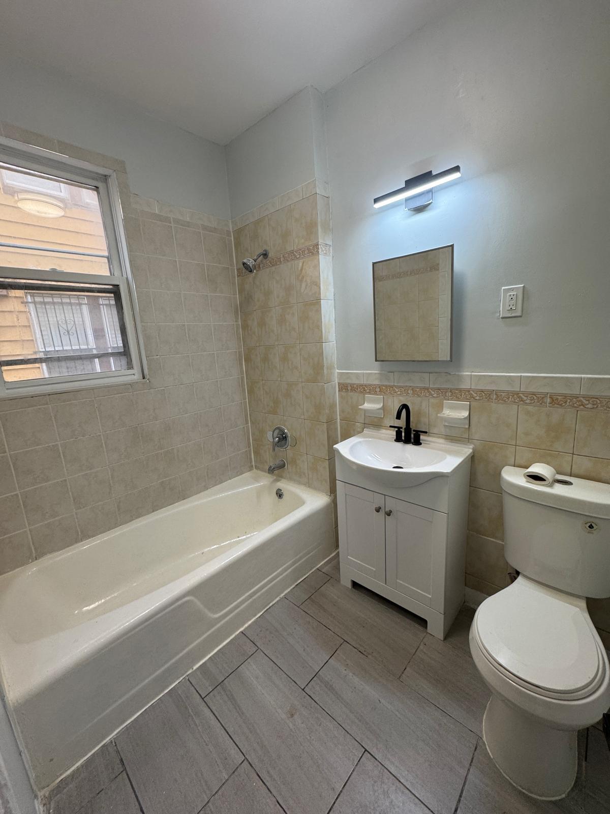 Building Photo - 55 Schley St