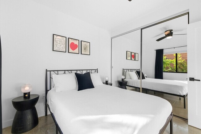 Building Photo - 5019 Hawley Blvd