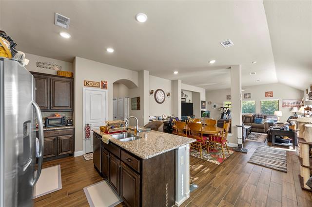 Building Photo - 652 Cottage Pl