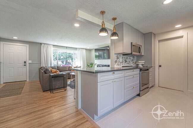 Building Photo - 1011 NE 82nd Ave