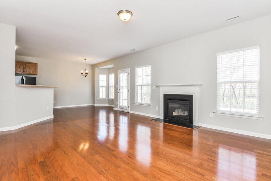 Building Photo - 1547 Cairo Way