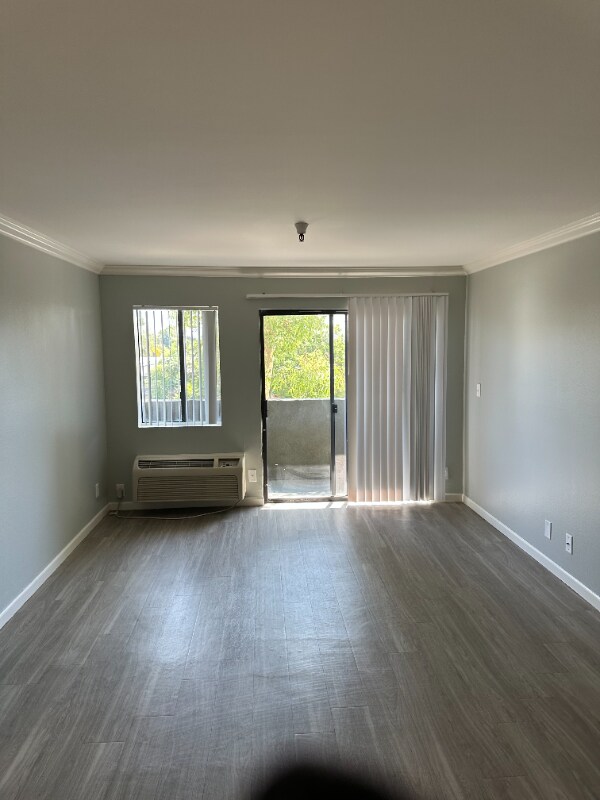 Building Photo - 5811 Tujunga Ave