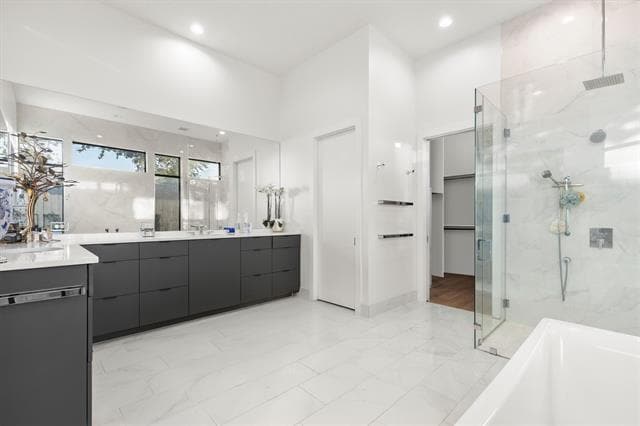 Building Photo - 3771 Almazan Dr