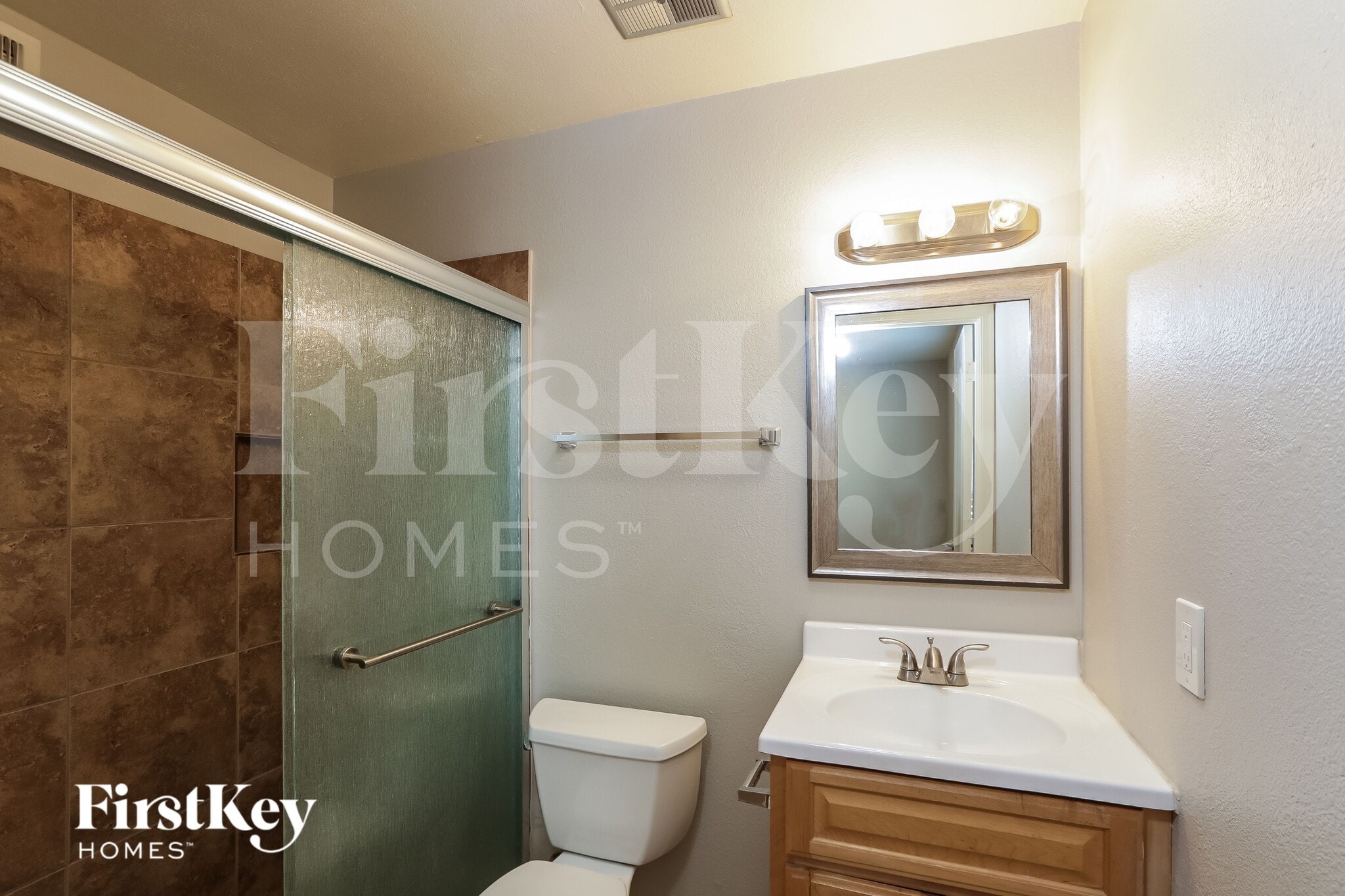 Building Photo - 425 E Julie Dr