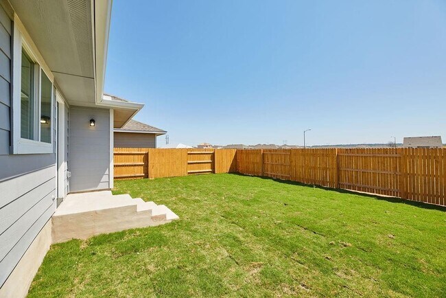 Building Photo - 303 Trailside Ln