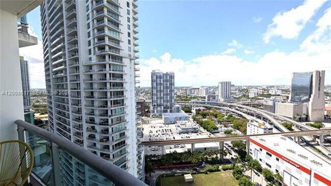 Building Photo - 350 S Miami Ave