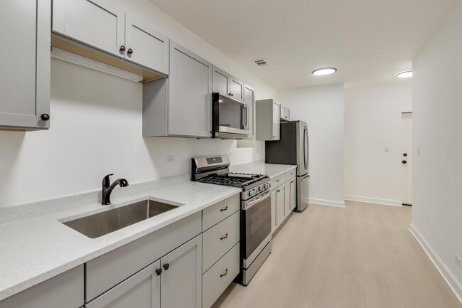 Building Photo - 1244 N Wolcott Ave