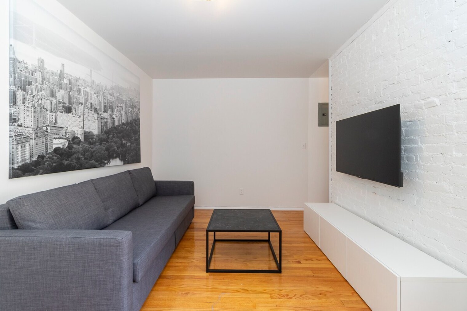 Building Photo - 334 E 96th St