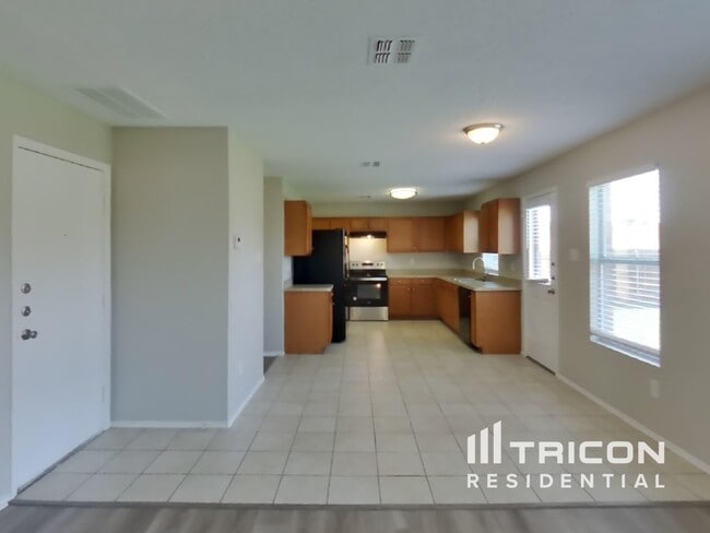 Building Photo - 508 Oriel Cir