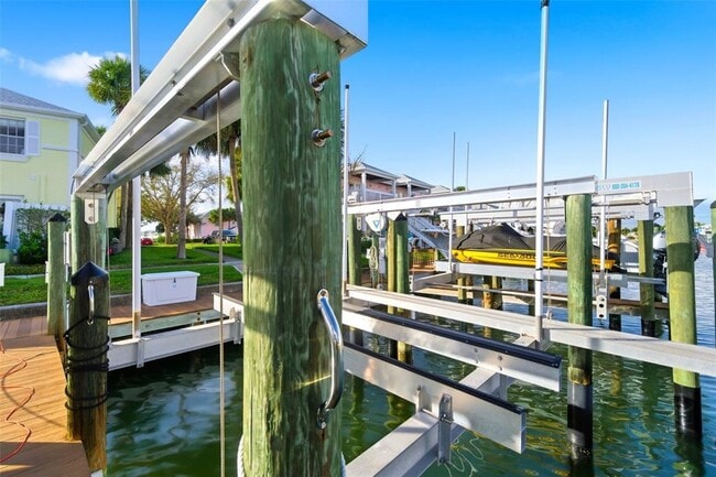 Building Photo - 5174 Beach Dr SE