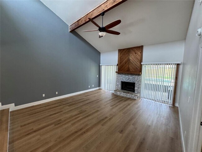 Building Photo - 107 S Deerwood Ave