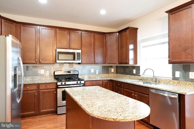 Building Photo - 25120 Sweet Myrtle Square