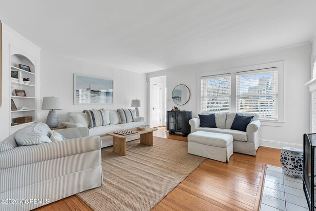 Building Photo - 111 Chicago Blvd