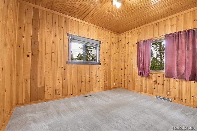 Building Photo - 190 Circle Dr