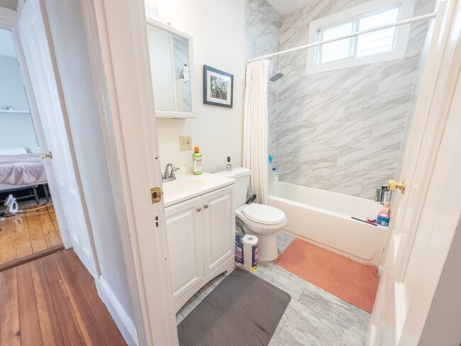 Building Photo - 589 Franklin St