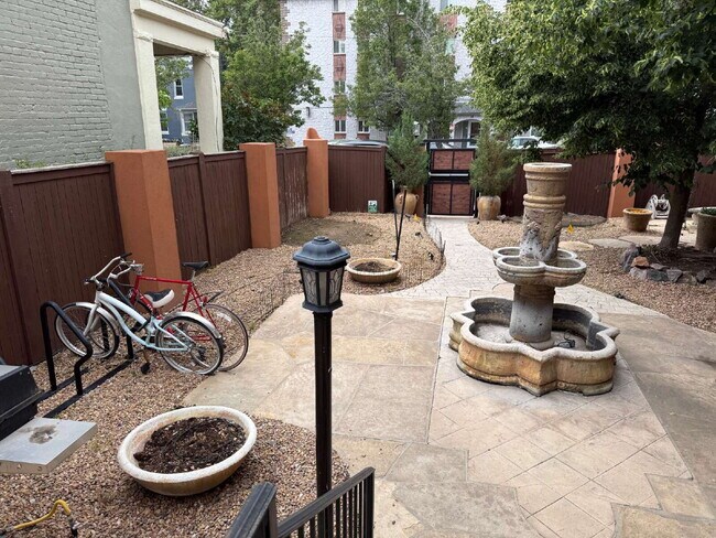 Building Photo - July Availability! Wonderful 1 Bed Condo i...