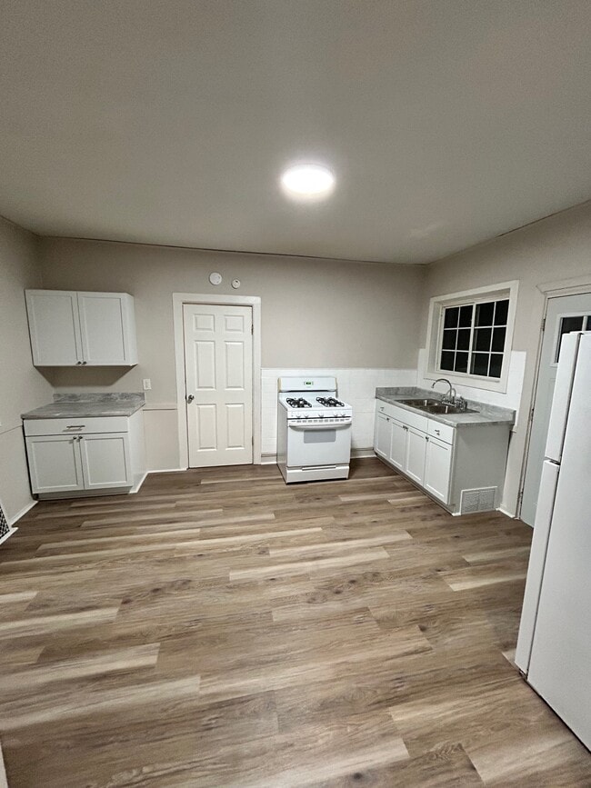 Building Photo - 55 Straight Ave SW