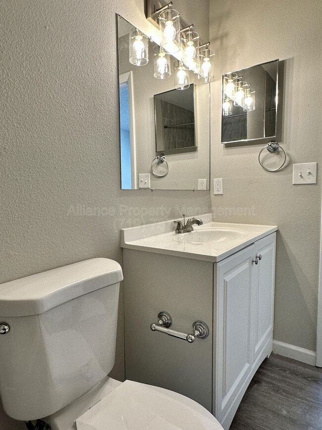 Building Photo - 2460 E Willamette Ave