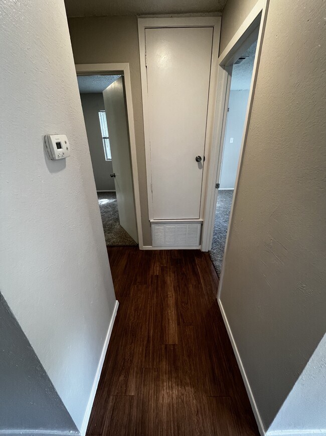 Building Photo - 821 Bracewood Cir