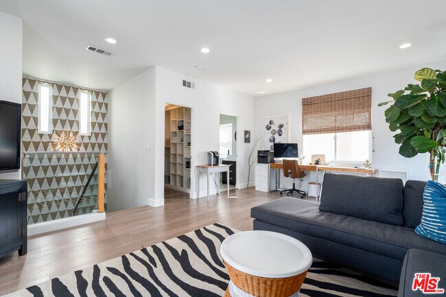 Building Photo - 1745 S Barrington Ave