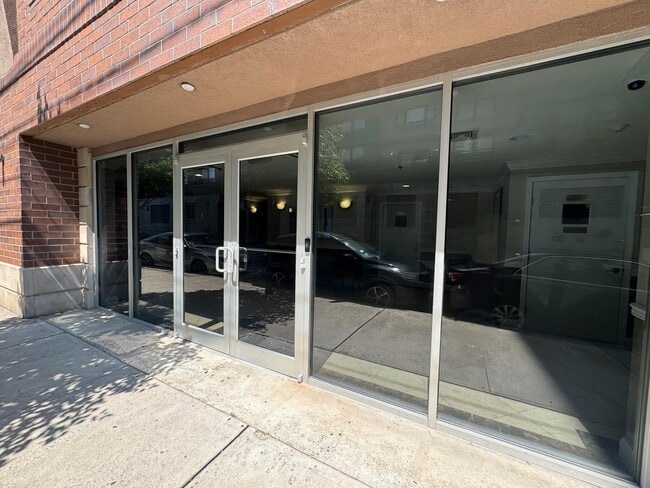 Building Photo - 4401 Park Ave