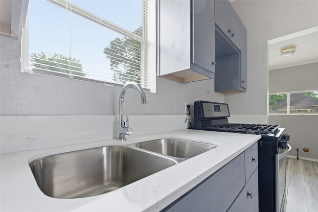 Building Photo - 7922 Sherman St