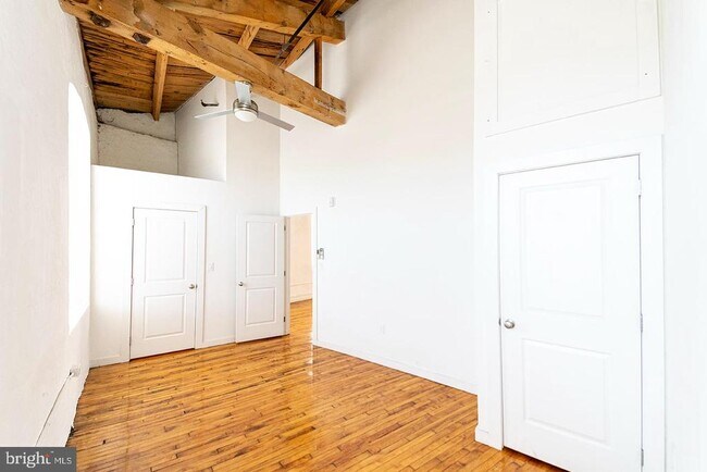 Building Photo - 4 Leverington Ave