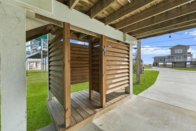 Building Photo - 16634 Jamaica Beach Rd