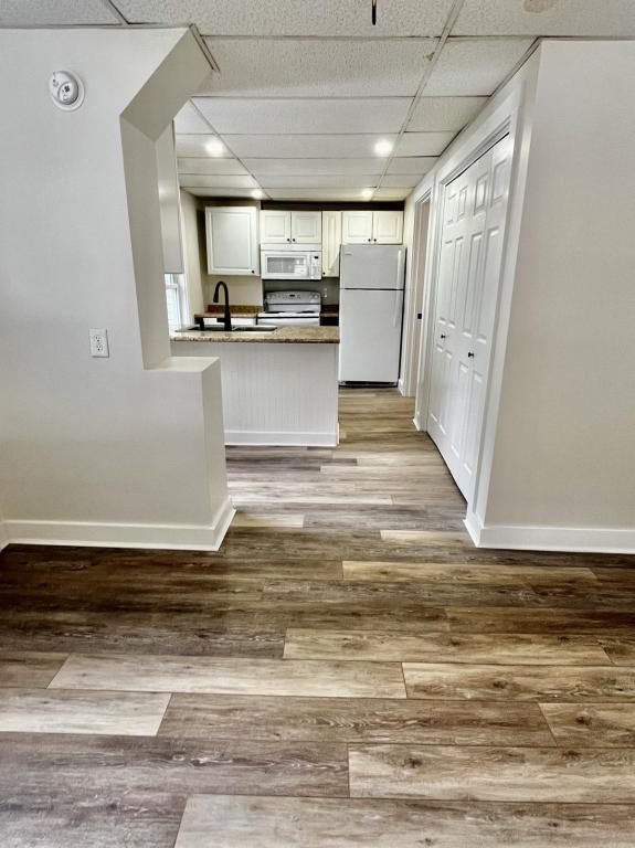 Building Photo - 416 Main St