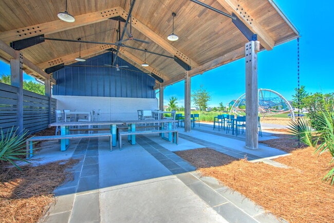 Building Photo - 115 Winding Branch Dr