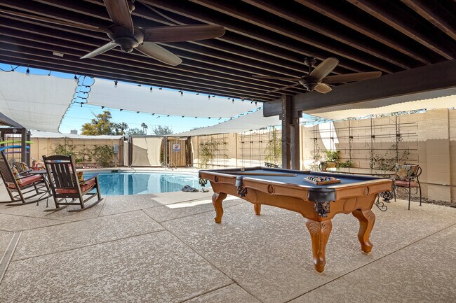 Building Photo - 2032 E La Jolla Dr
