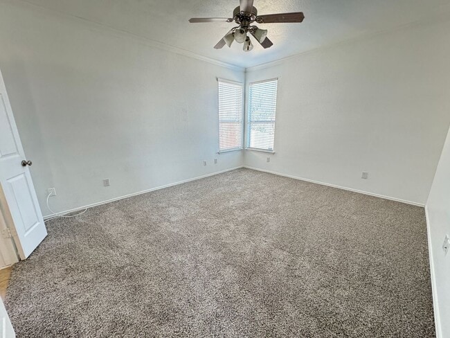 Building Photo - 6706 Golden Oak Ln