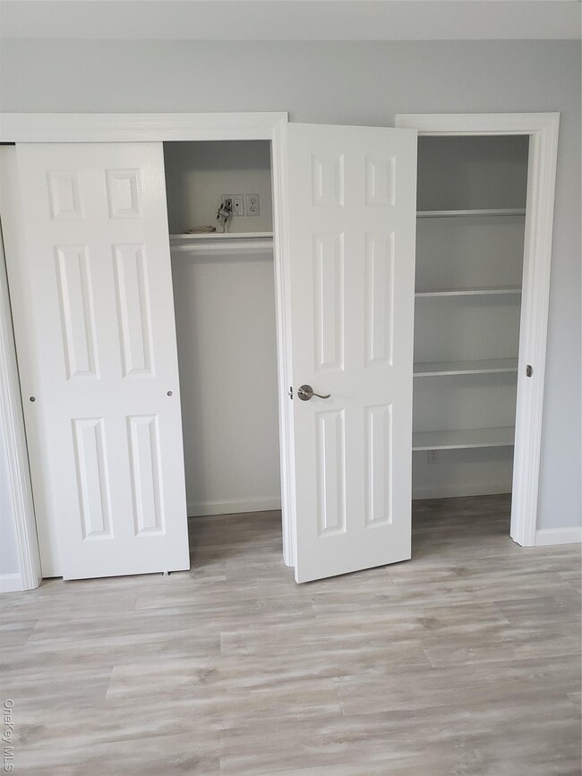 Building Photo - 1879 Crompond Rd