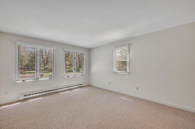 Building Photo - 23 Vine Hill Rd