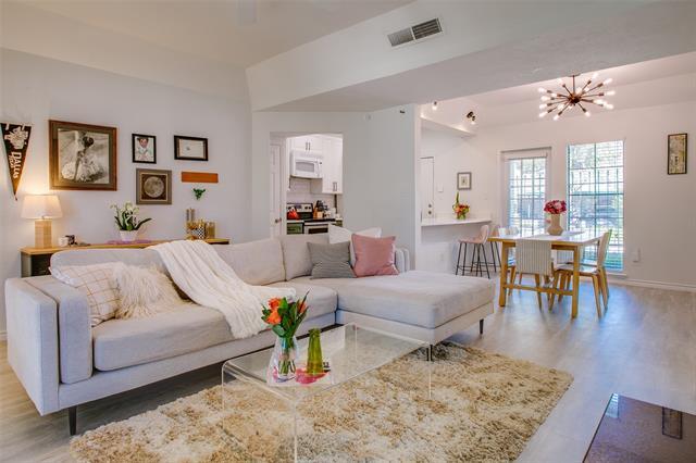 Building Photo - 3105 San Jacinto St