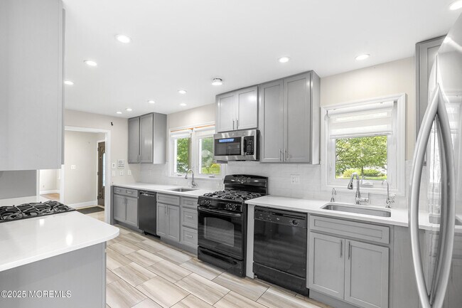 Building Photo - 39 Lapsley Ln