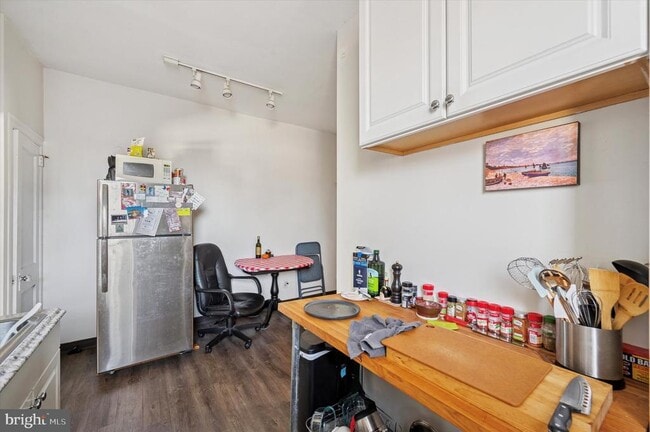 Building Photo - 120 Walnut Ave