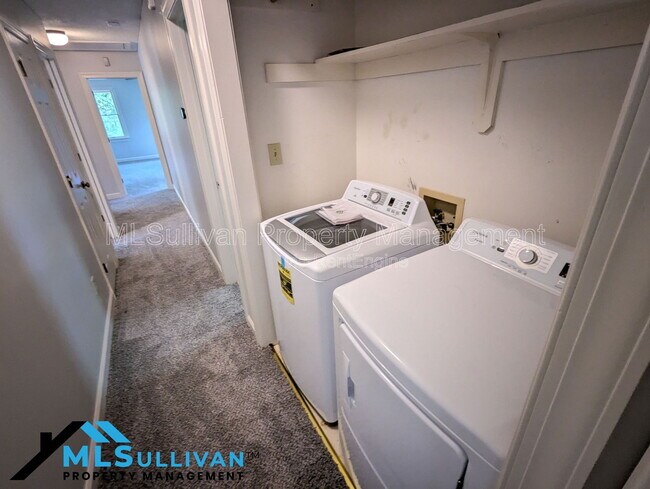 Building Photo - 4101 Grove Ridge Dr