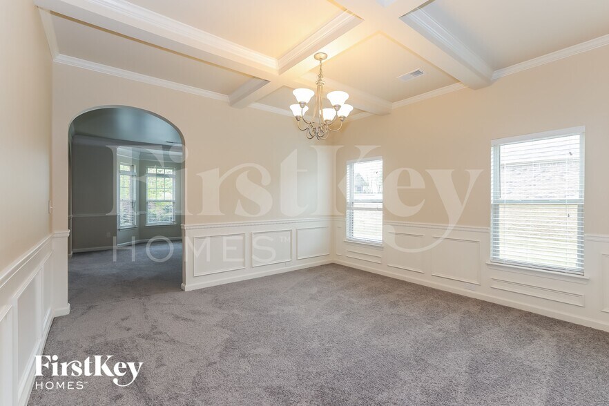 Building Photo - 1328 Wild Rose Dr SE