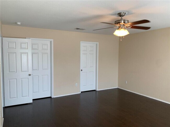 Building Photo - 717 Morgan Dr