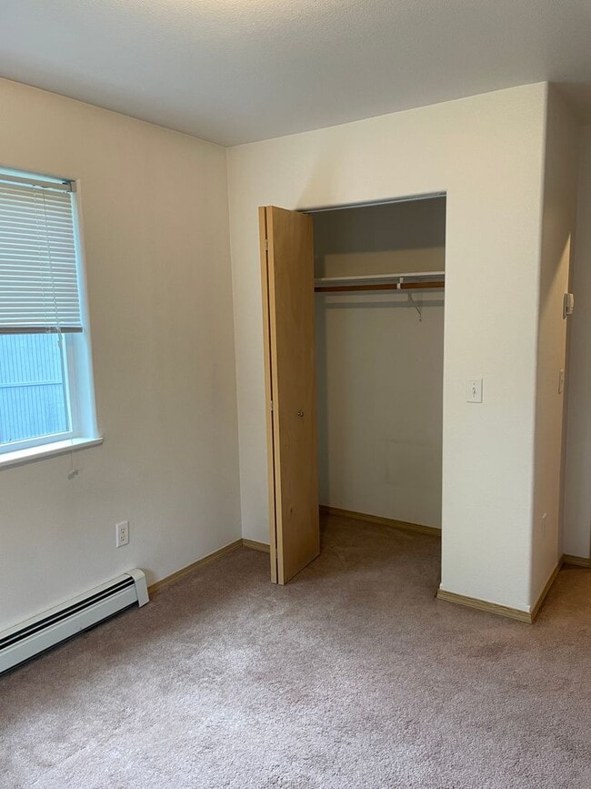 Building Photo - 4936 Princeton Dr